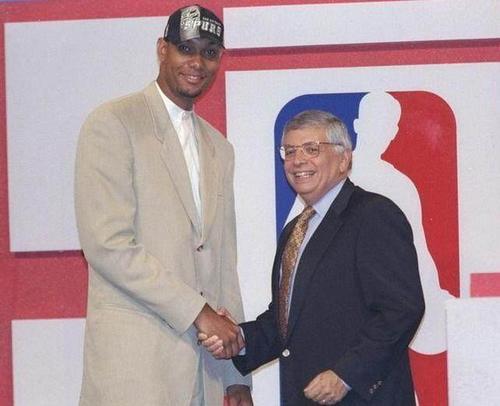 而齐广璞总 而齐广璞总