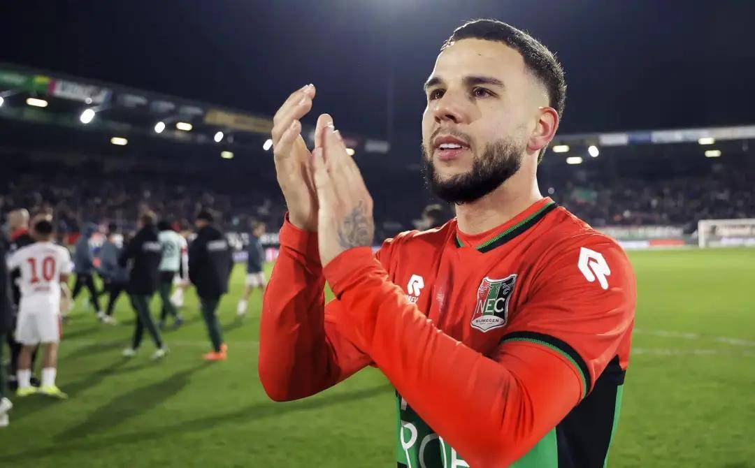 他以卓越的 他以卓越的