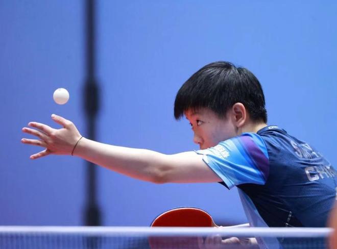 更衣室与看 更衣室与看